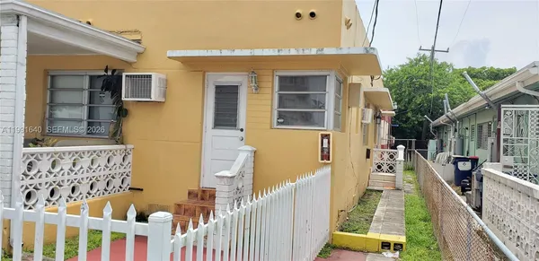 $1,800 | 2114 Biarritz Drive, Unit 2, Miami Beach, FL 33141