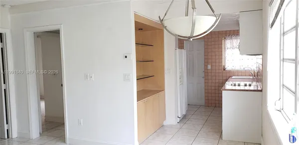 $1,800 | 2114 Biarritz Drive, Unit 2, Miami Beach, FL 33141