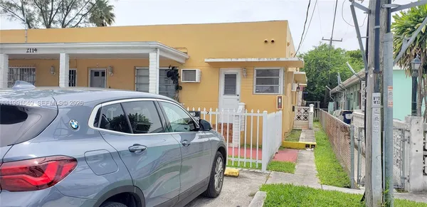 $1,800 | 2114 Biarritz Drive, Unit 2, Miami Beach, FL 33141