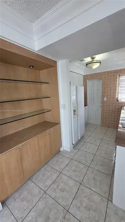 $1,800 | 2114 Biarritz Drive, Unit 2, Miami Beach, FL 33141