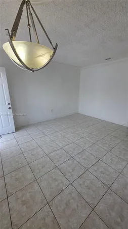 $1,800 | 2114 Biarritz Drive, Unit 2, Miami Beach, FL 33141