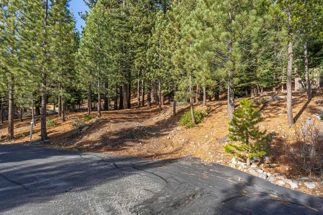 $1,300,000 | 202 Hidden Lake Loop, Olympic Valley, CA 96146
