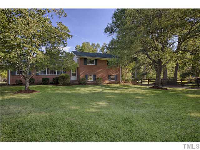 1614 Hamlin Road Durham, NC 27704 - Photo 1 of 25 Gallery Image 1