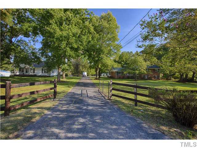 1614 Hamlin Road Durham, NC 27704 - Photo 2 of 25 Gallery Image 2