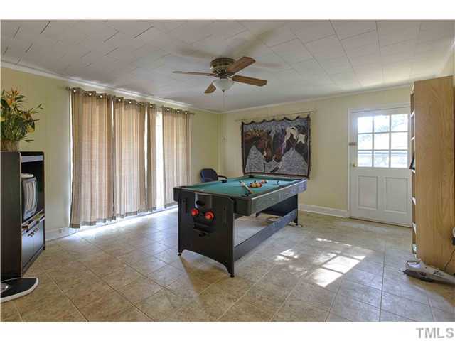 1614 Hamlin Road Durham, NC 27704 - Photo 9 of 25 Gallery Image 9