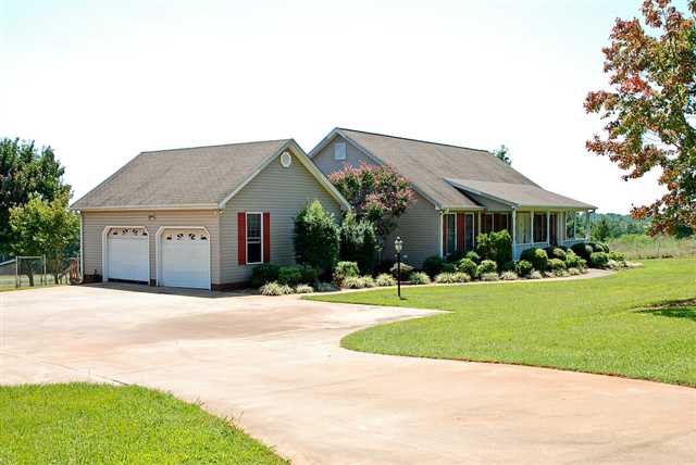 199 Holliday Road Six Mile, SC 29682 - Photo 3 of 25 Gallery Image 3