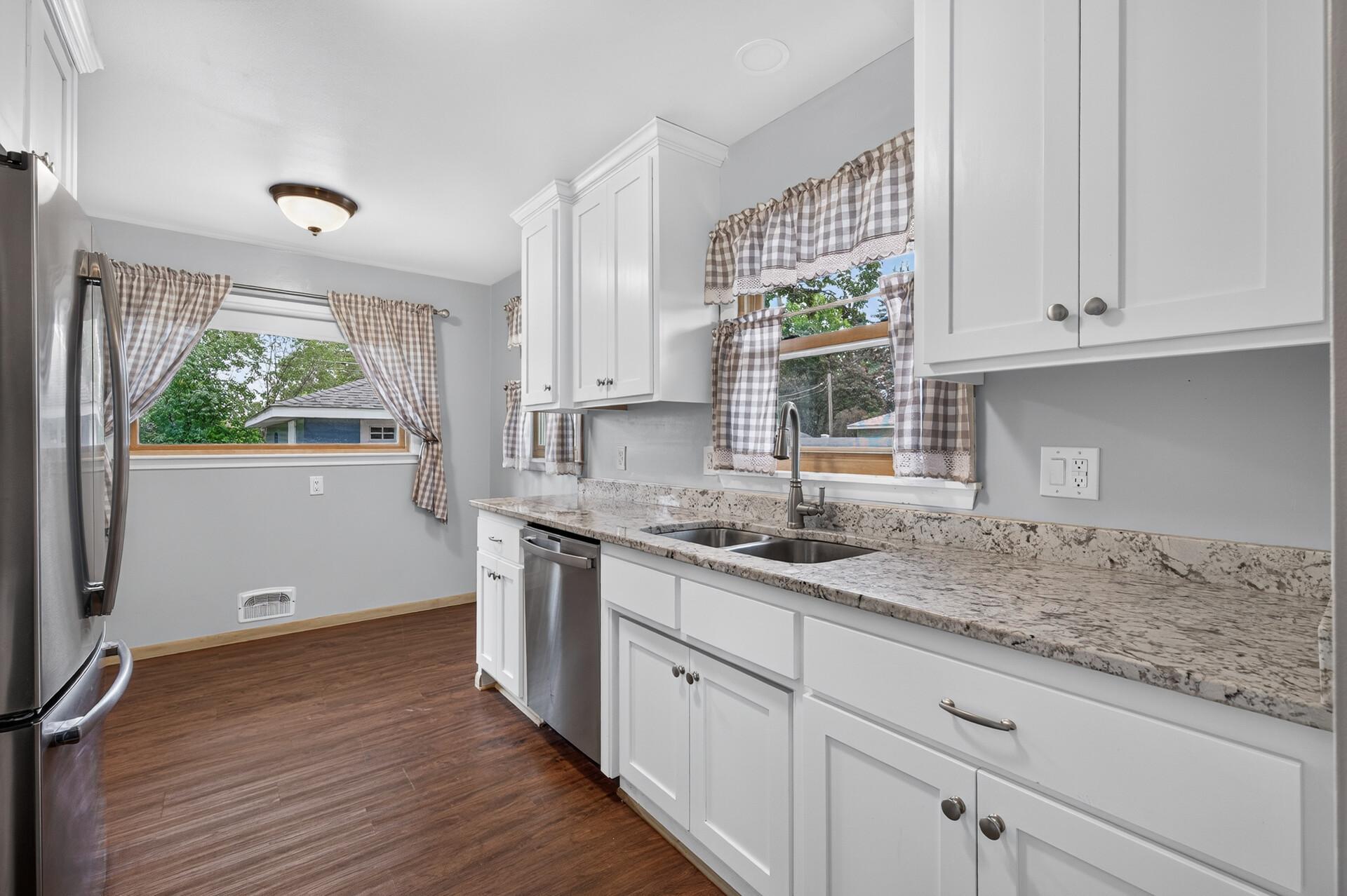 9207 Terrace Road Northeast Blaine, MN 55434 - Photo 8 of 29 Gallery Image 8