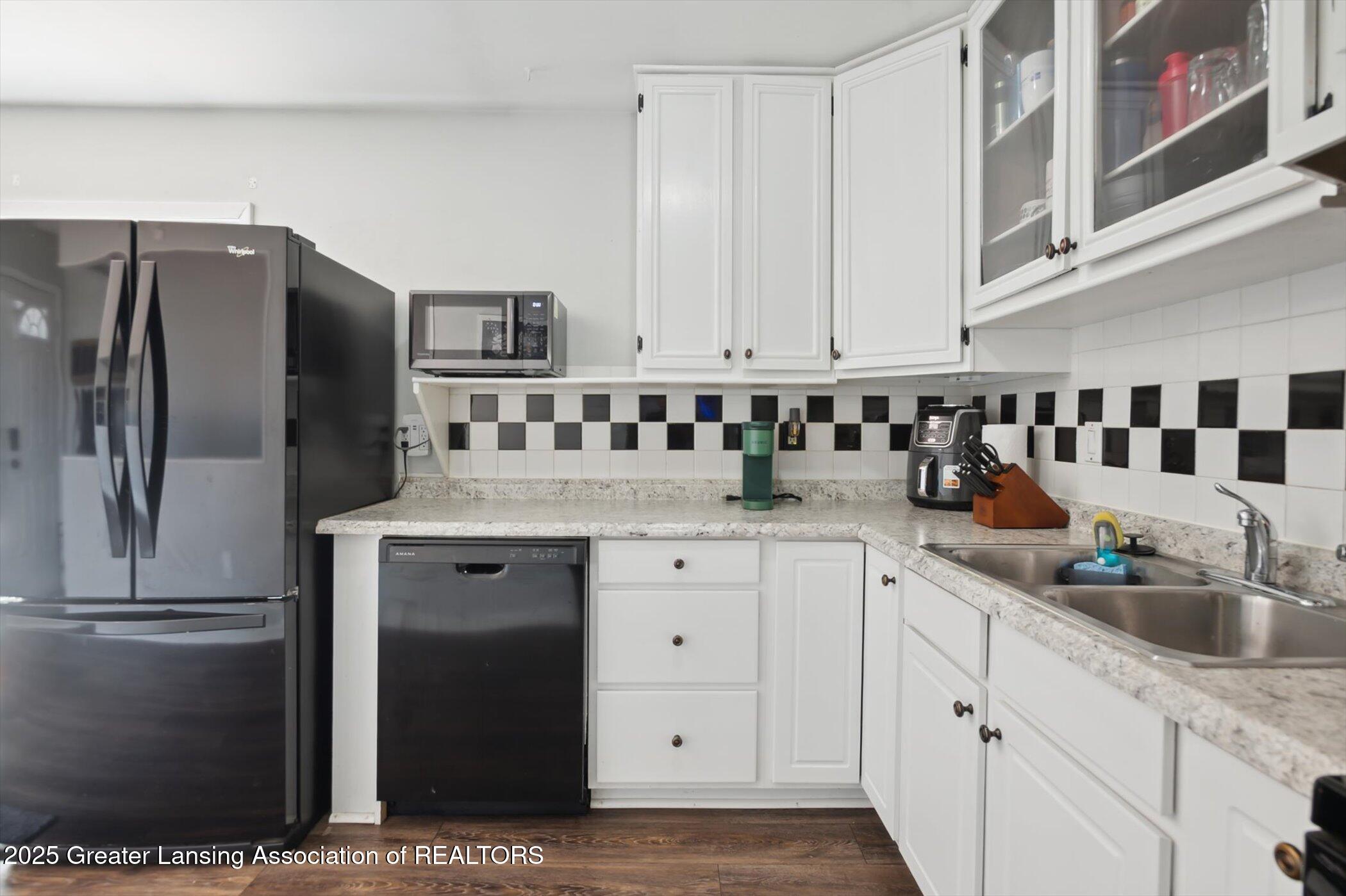 3207 Sunderland Road Lansing, MI 48911 - Photo 10 of 31 11-3207-Sunderland-Rd-Lansing-MI-48911-W