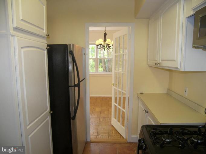 3217 Gunston Road, Unit 10832 Alexandria, VA 22302 - Photo 8 of 9 Kitchen #3