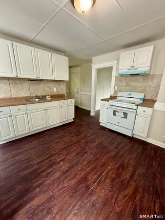 $1,500 | 140 Orange Street, Waterbury, CT 06704