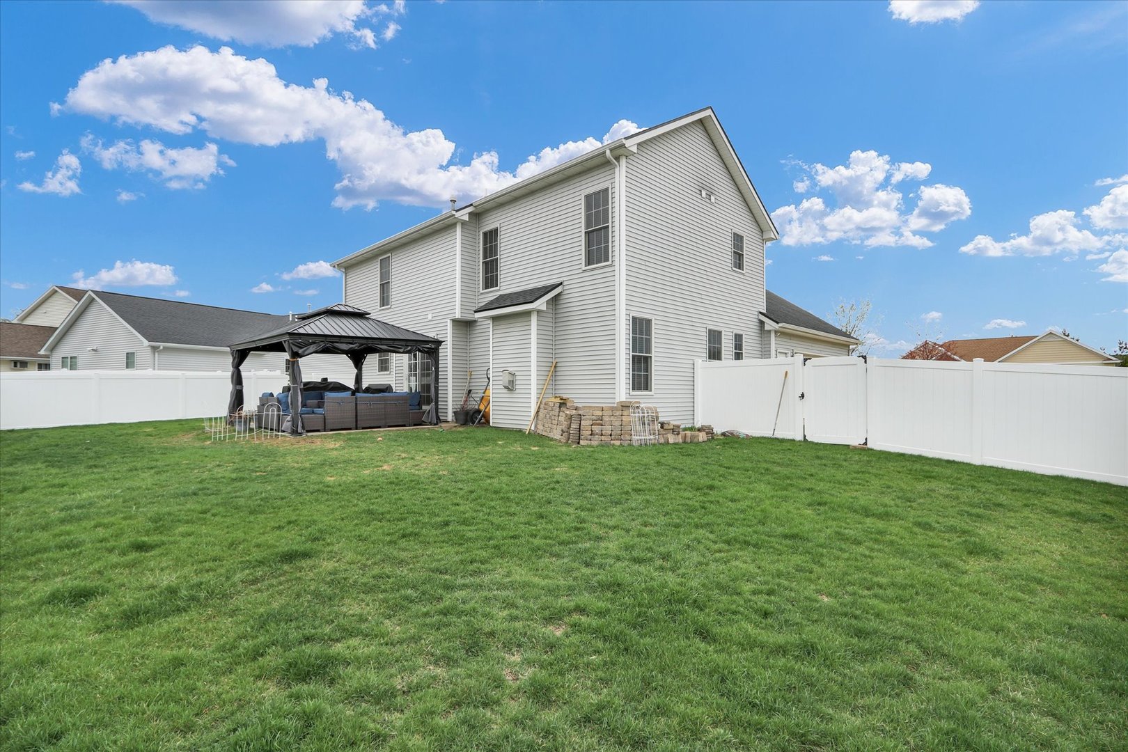 3808 Pebblebrook Lane Champaign, IL 61822 - Photo 29 of 31 a view of a house with backyard