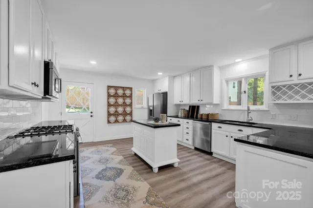 $495,000 | 842 Ferncliff Drive, Mooresville, NC 28115