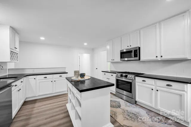 $495,000 | 842 Ferncliff Drive, Mooresville, NC 28115