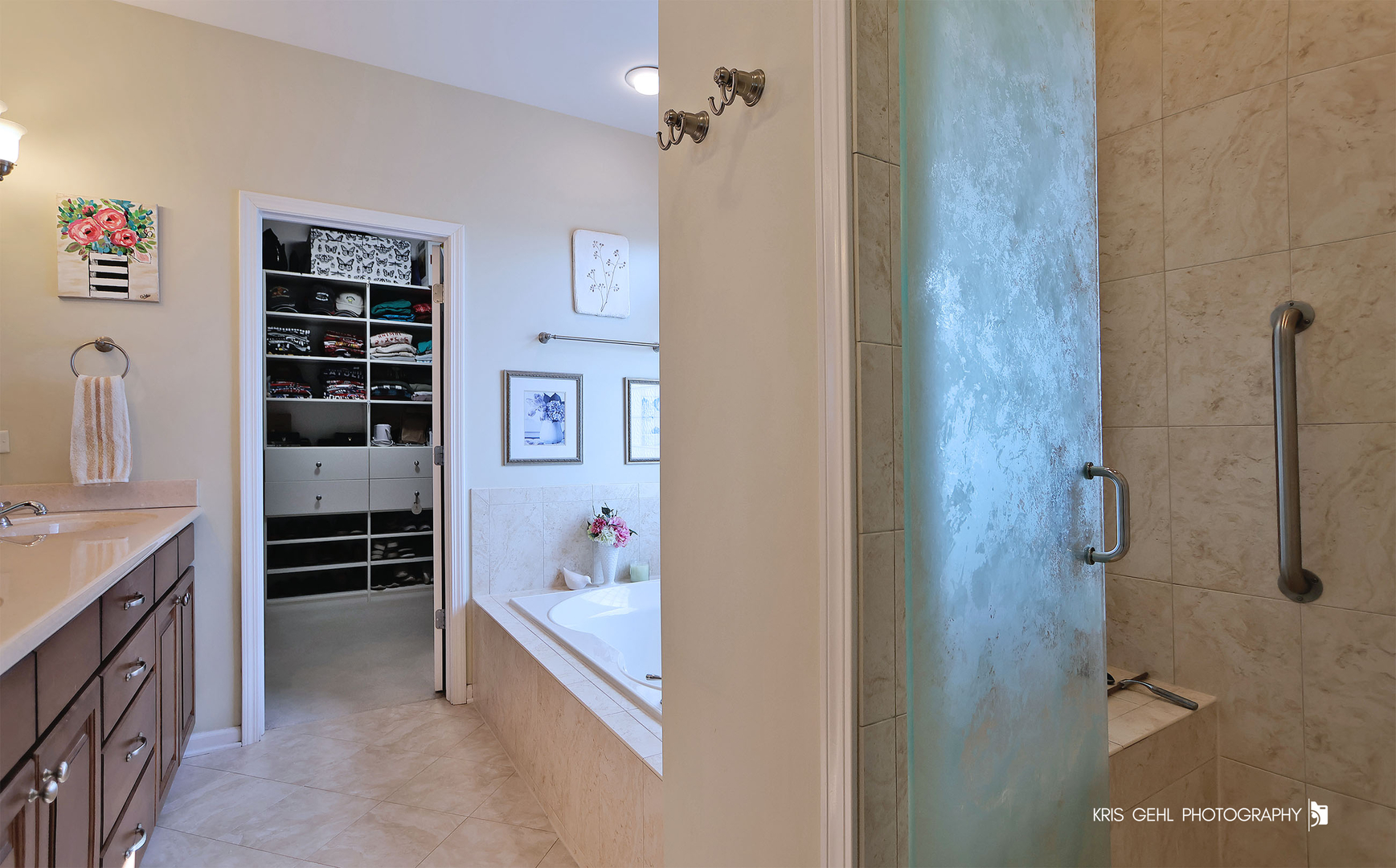 317 Sterling Circle Cary, IL 60013 - Photo 21 of 47 a view of walk in closet