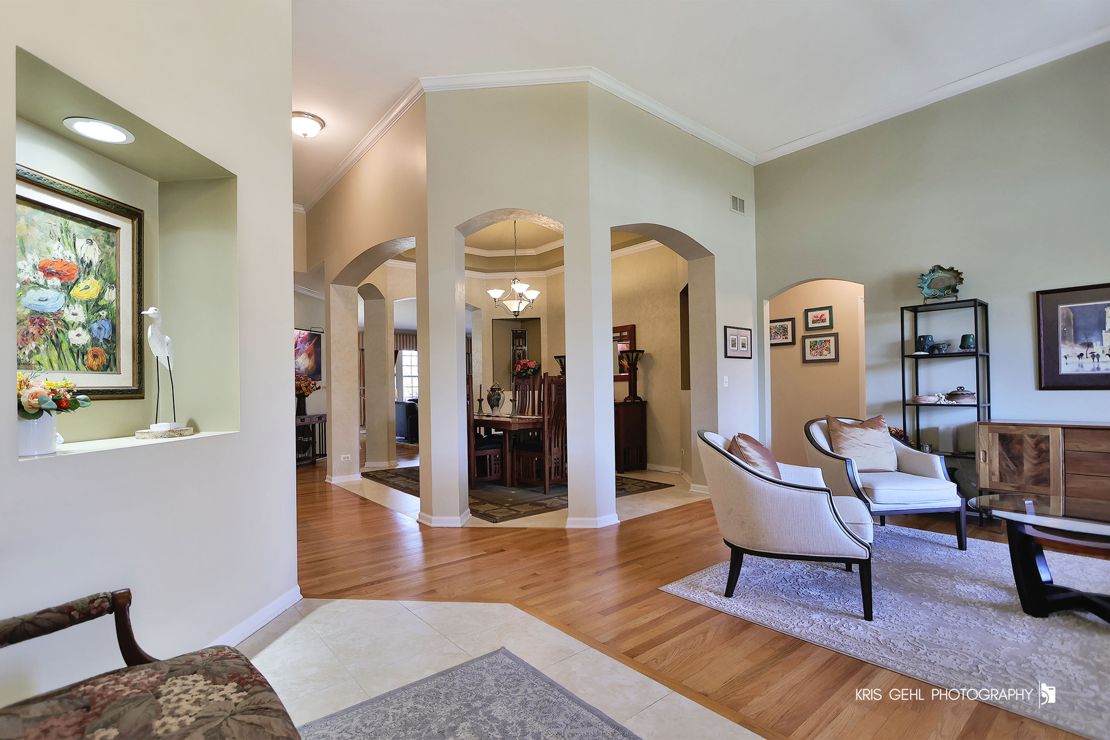 317 Sterling Circle Cary, IL 60013 - Photo 3 of 47 a living room with furniture