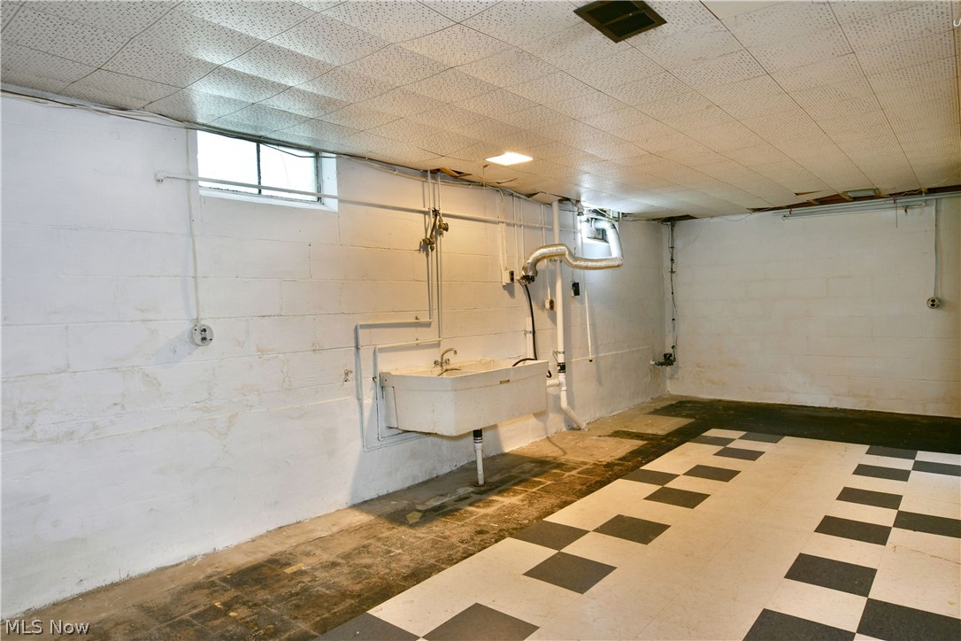2141 North Road Northeast Warren, OH 44483 - Photo 40 of 50