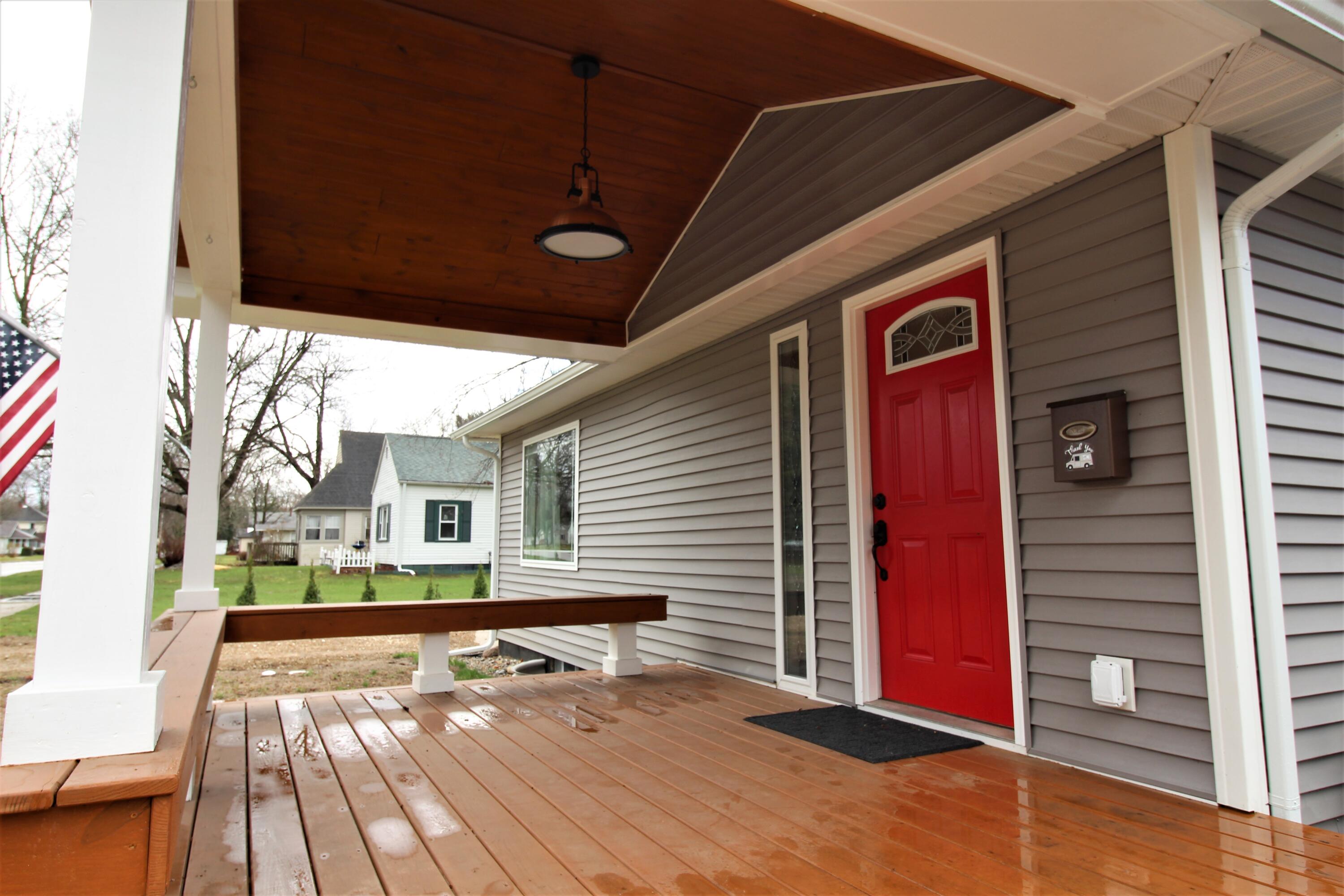 906 West Street Three Rivers, MI 49093 - Photo 2 of 47 IMG_8371