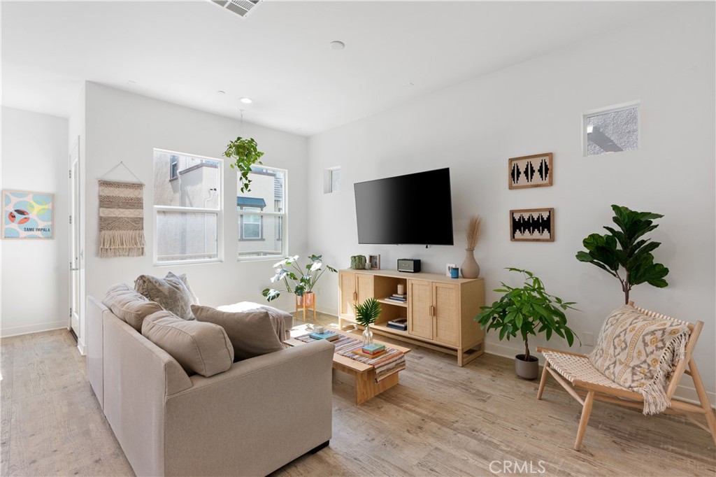 672 Daniel Freeman Circle Inglewood, CA 90301 - Photo 11 of 33