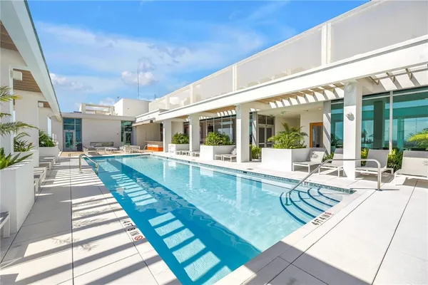 $1,750,000 | 777 3rd Avenue North, Unit 1703, St. Petersburg, FL 33701