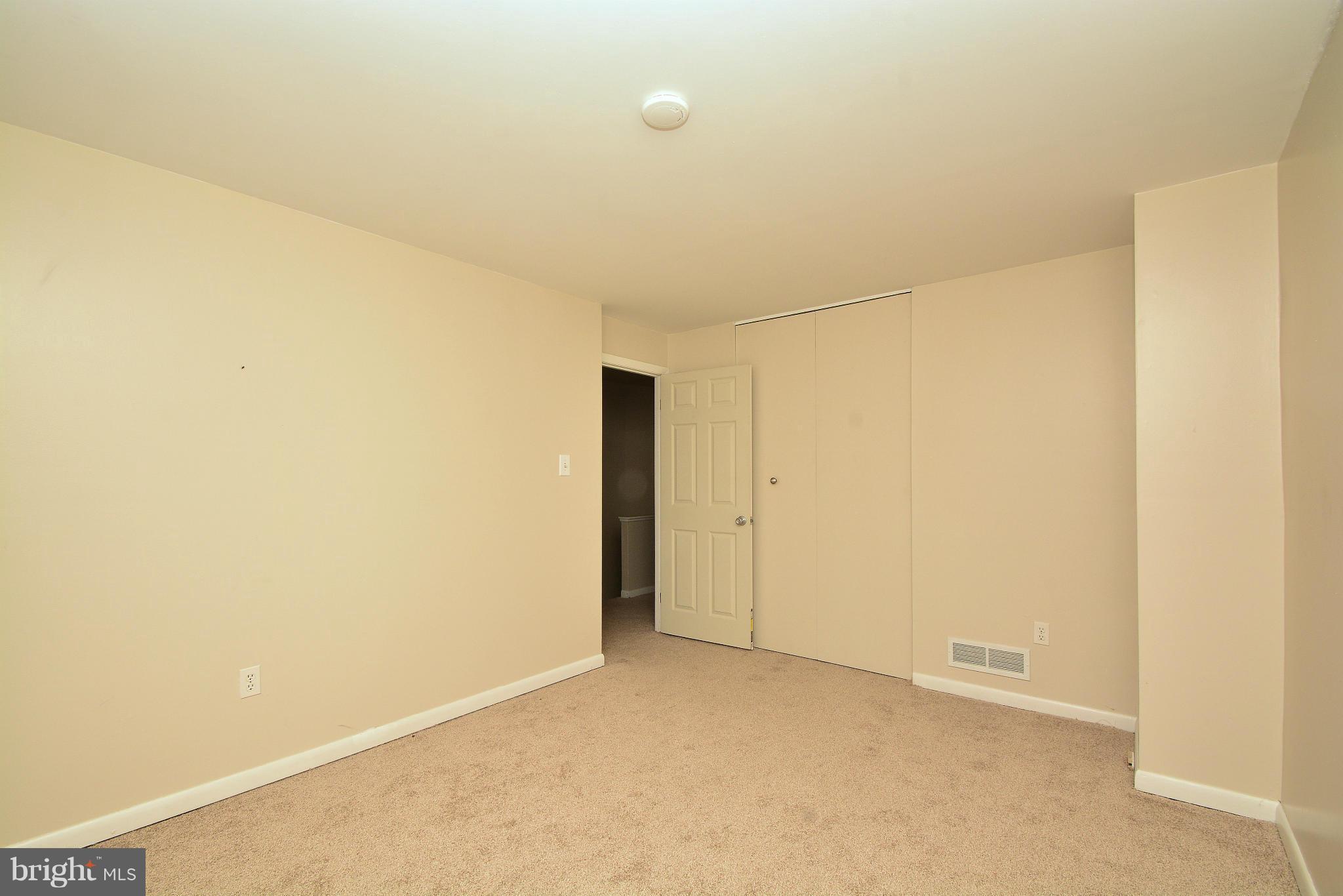 4857 Melbourne Road Baltimore, MD 21229 - Photo 11 of 27 Bedroom
