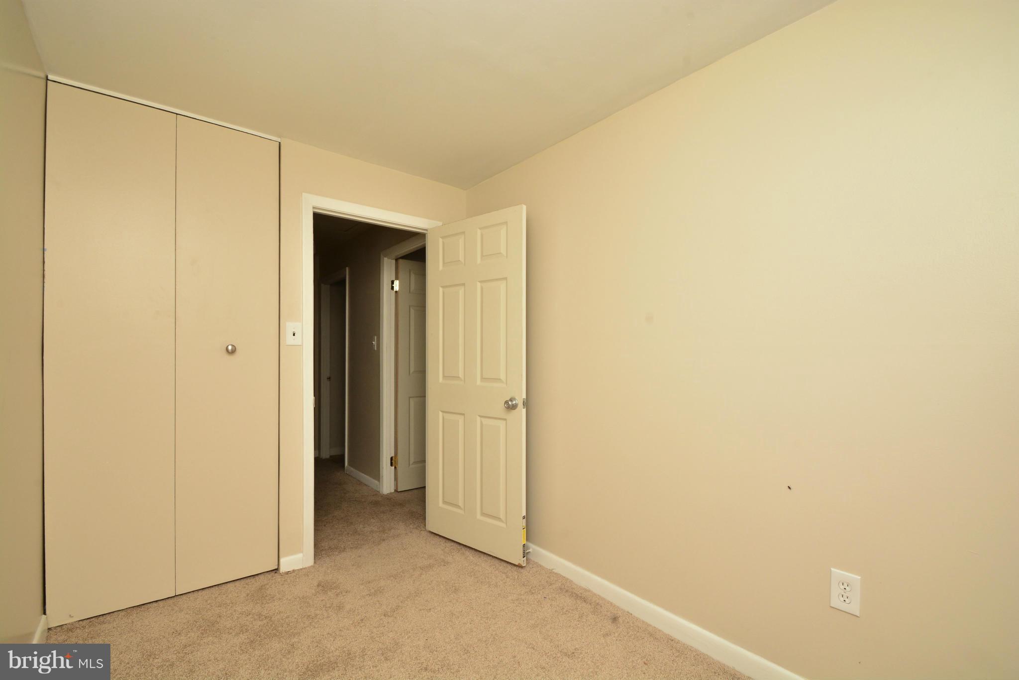4857 Melbourne Road Baltimore, MD 21229 - Photo 14 of 27 Bedroom