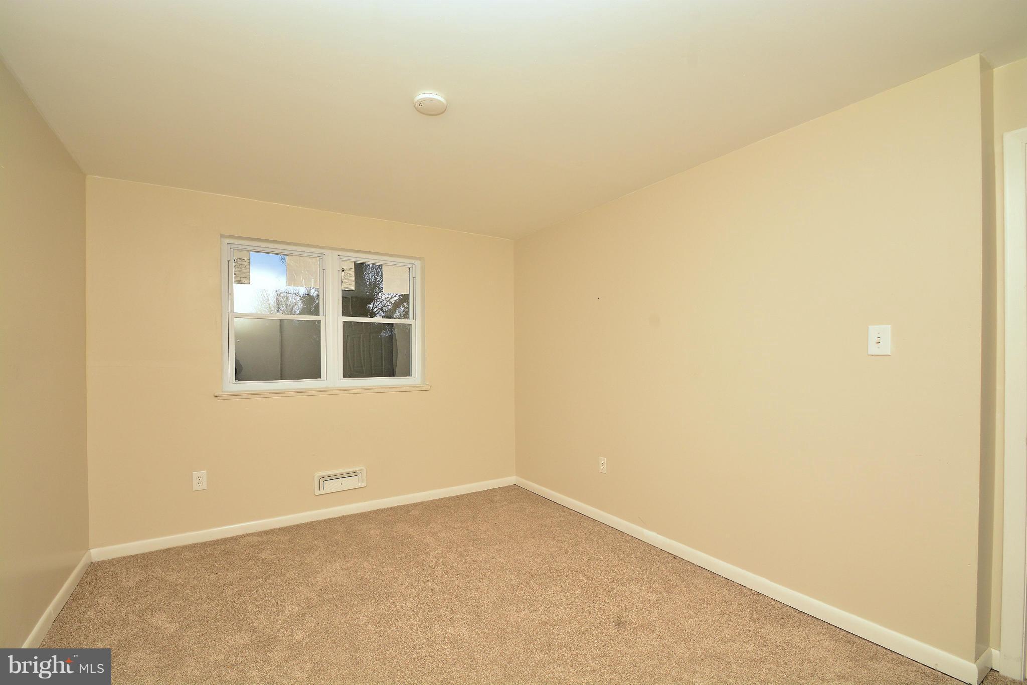 4857 Melbourne Road Baltimore, MD 21229 - Photo 15 of 27 Bedroom