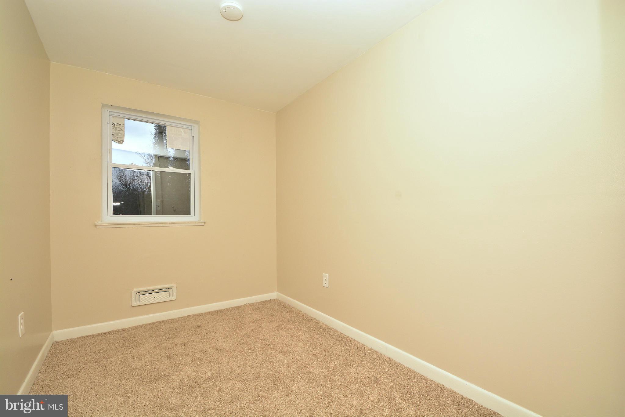 4857 Melbourne Road Baltimore, MD 21229 - Photo 18 of 27 Bedroom