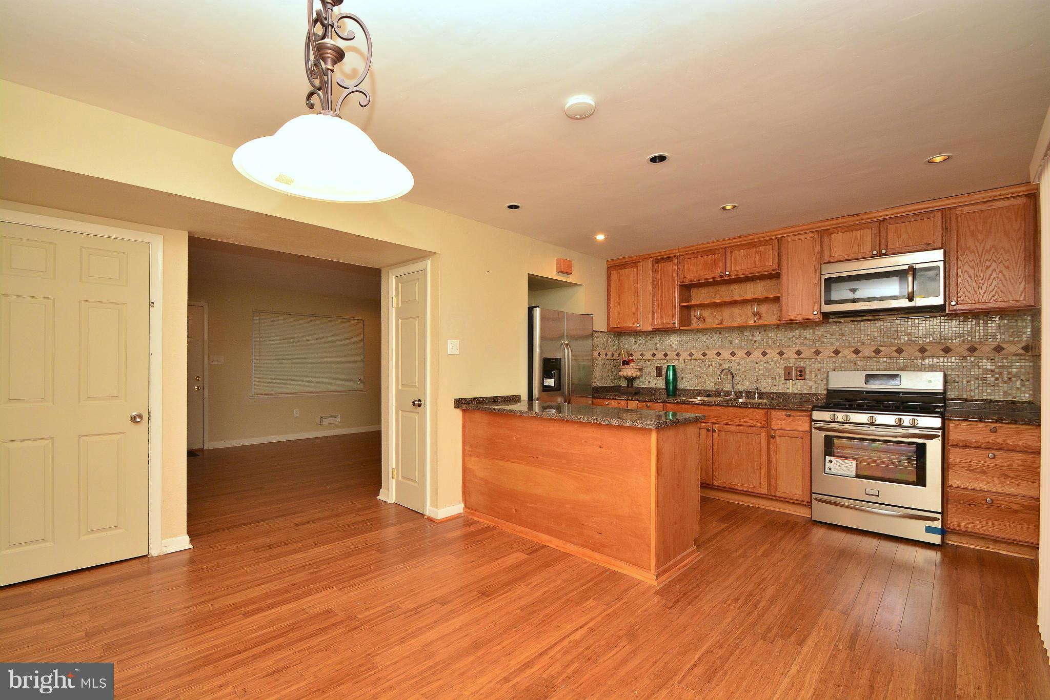 4857 Melbourne Road Baltimore, MD 21229 - Photo 5 of 27 Kitchen
