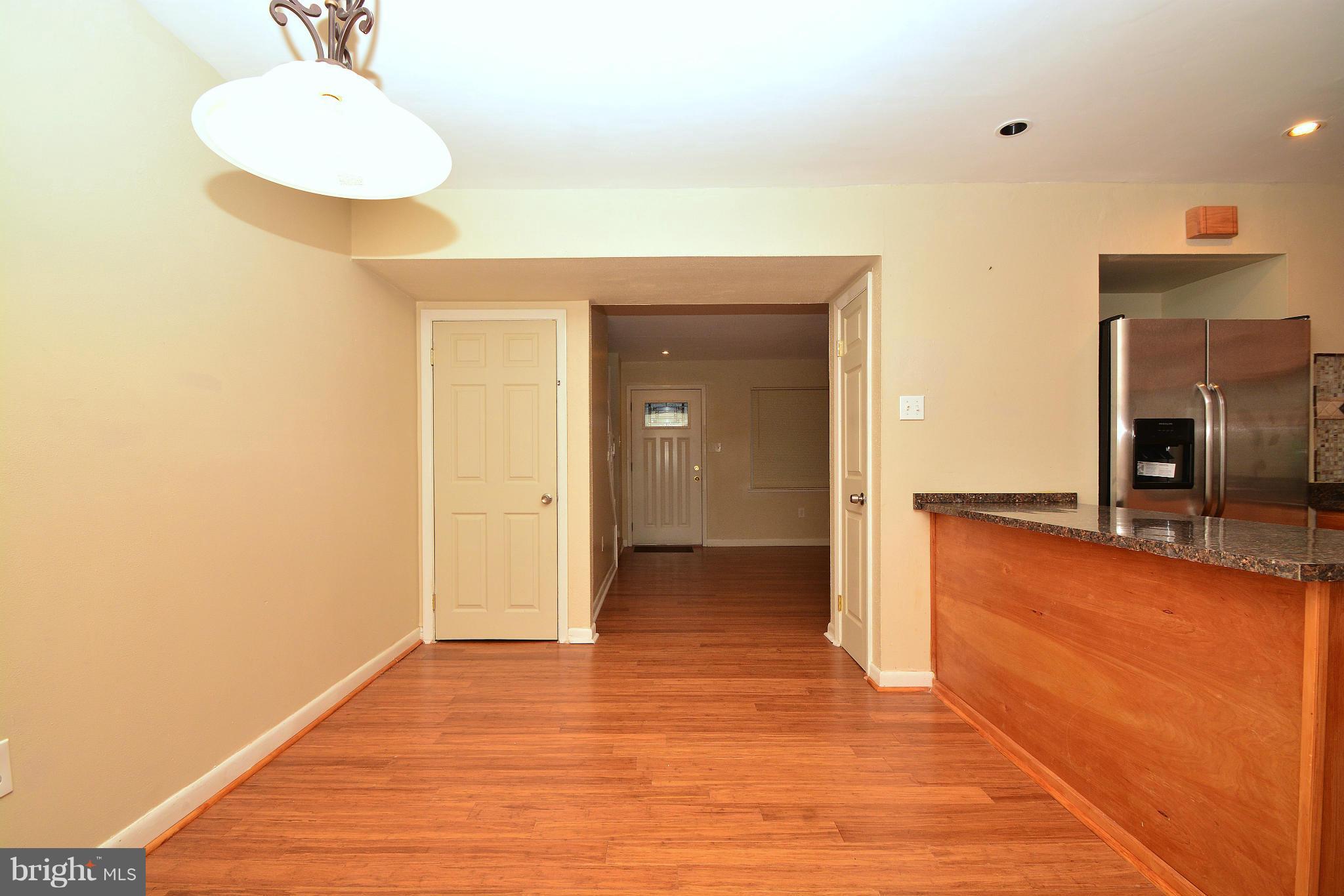4857 Melbourne Road Baltimore, MD 21229 - Photo 7 of 27 Living Room