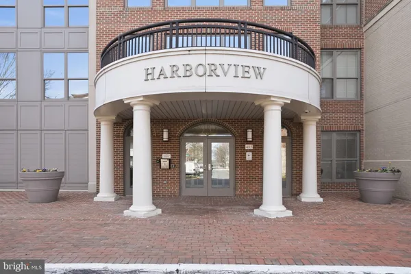 $675,000 | 485 Harbor Side Street, Unit 604, Woodbridge, VA 22191