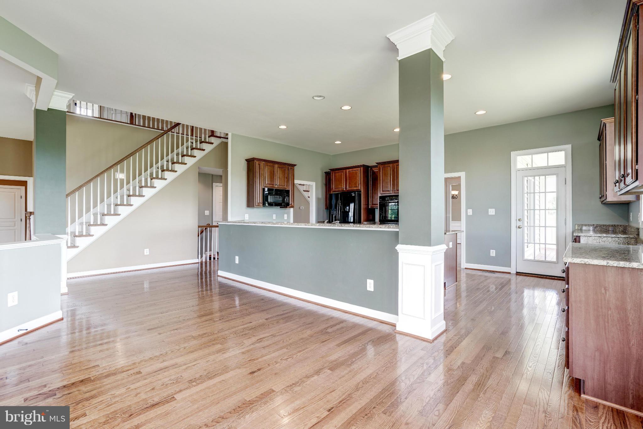19574 Rothbury Lane Leesburg, VA 20175 - Photo 18 of 30 Kitchen