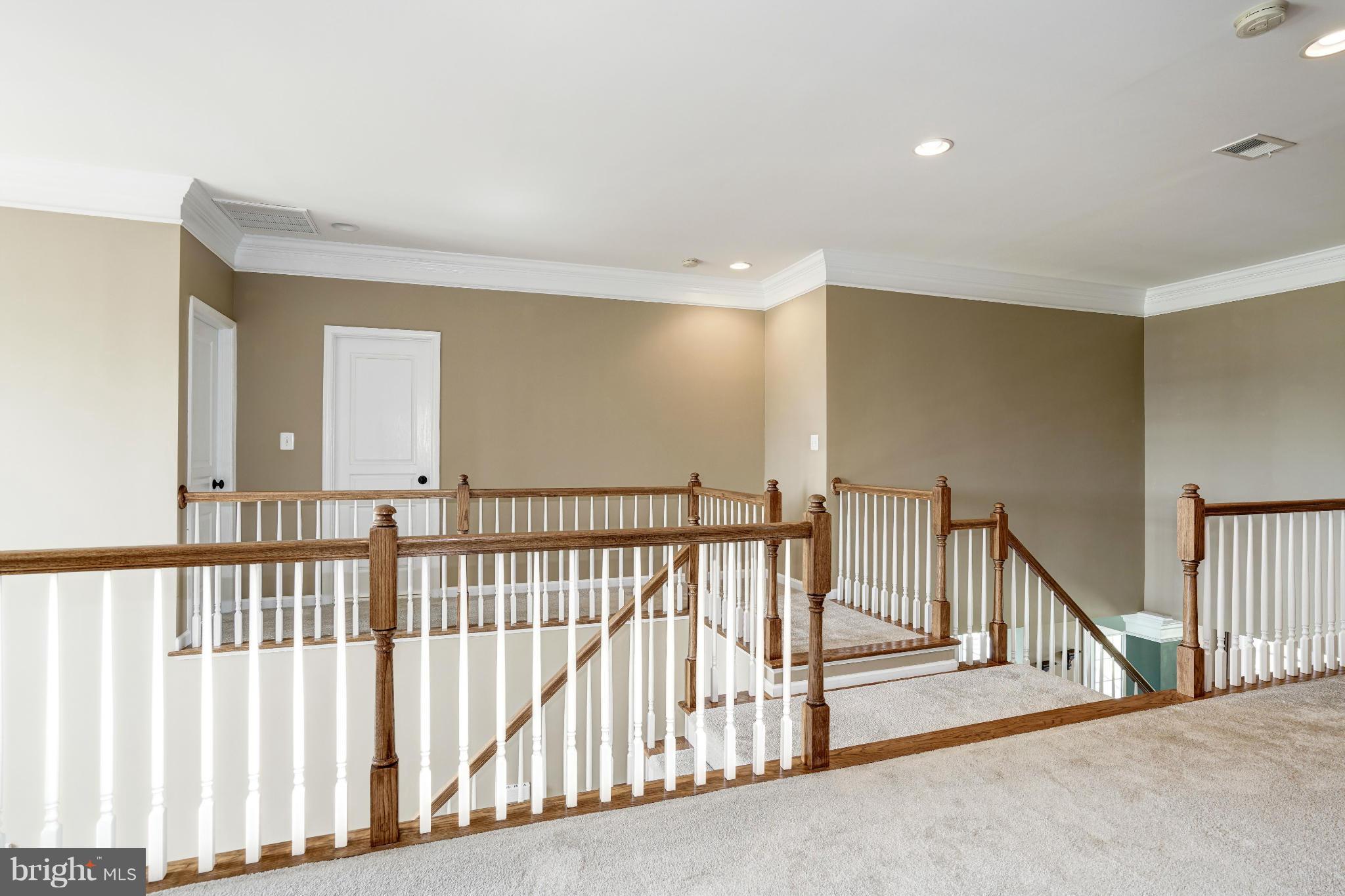 19574 Rothbury Lane Leesburg, VA 20175 - Photo 27 of 30 Upstairs Hallway