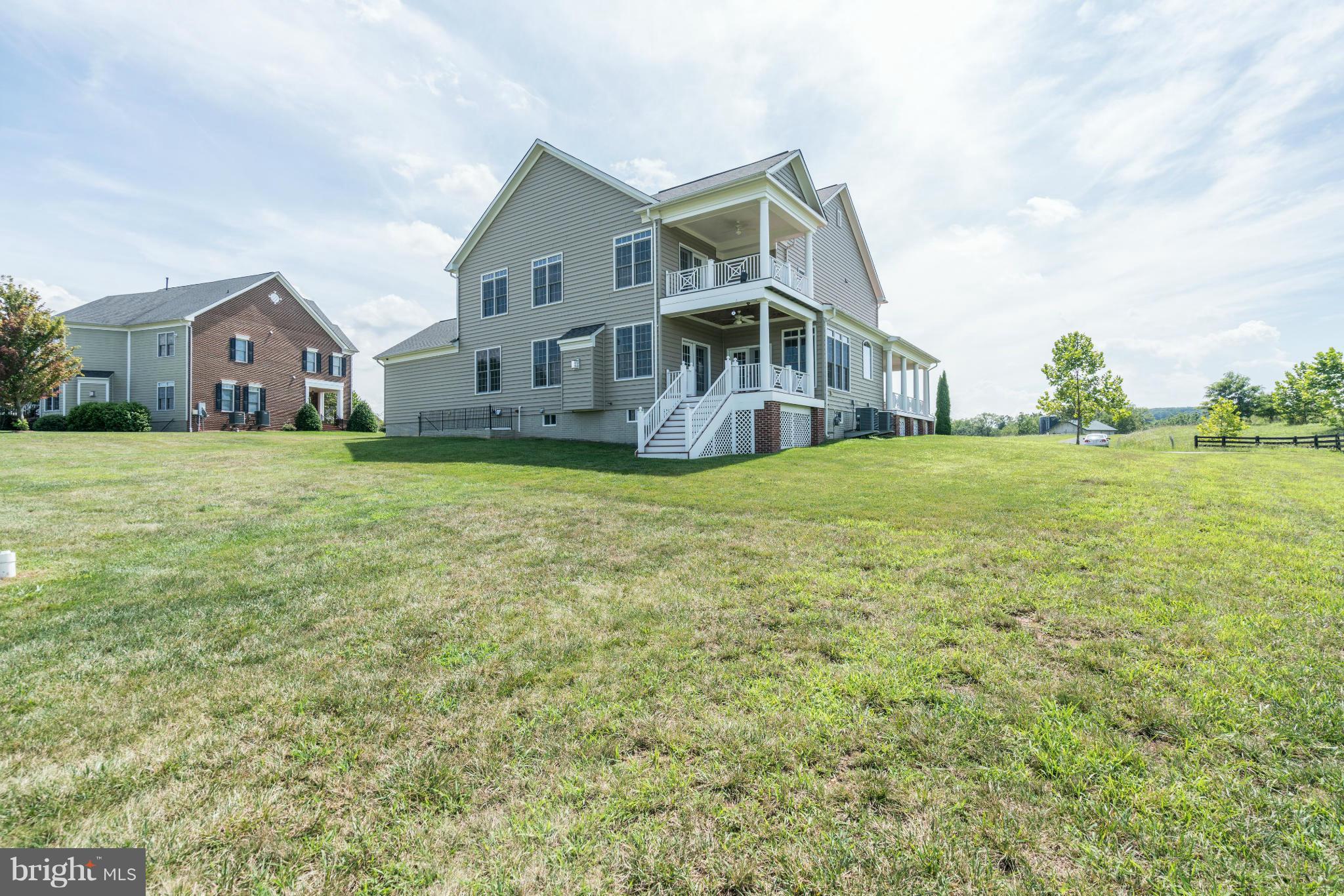 19574 Rothbury Lane Leesburg, VA 20175 - Photo 4 of 30 Exterior (Rear)