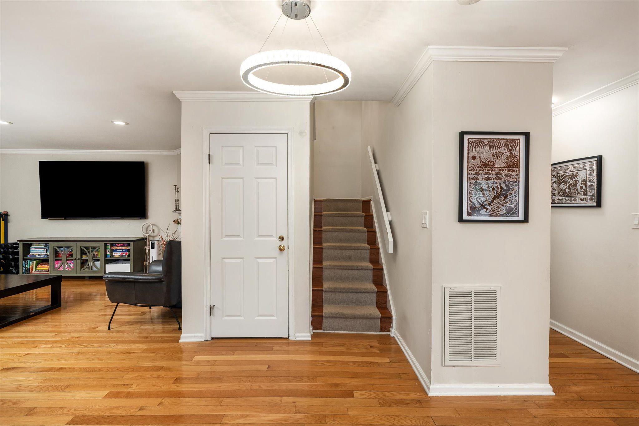 22 Exeter Court Princeton, NJ 08540 - Photo 4 of 31 Foyer/ Entry Hall View