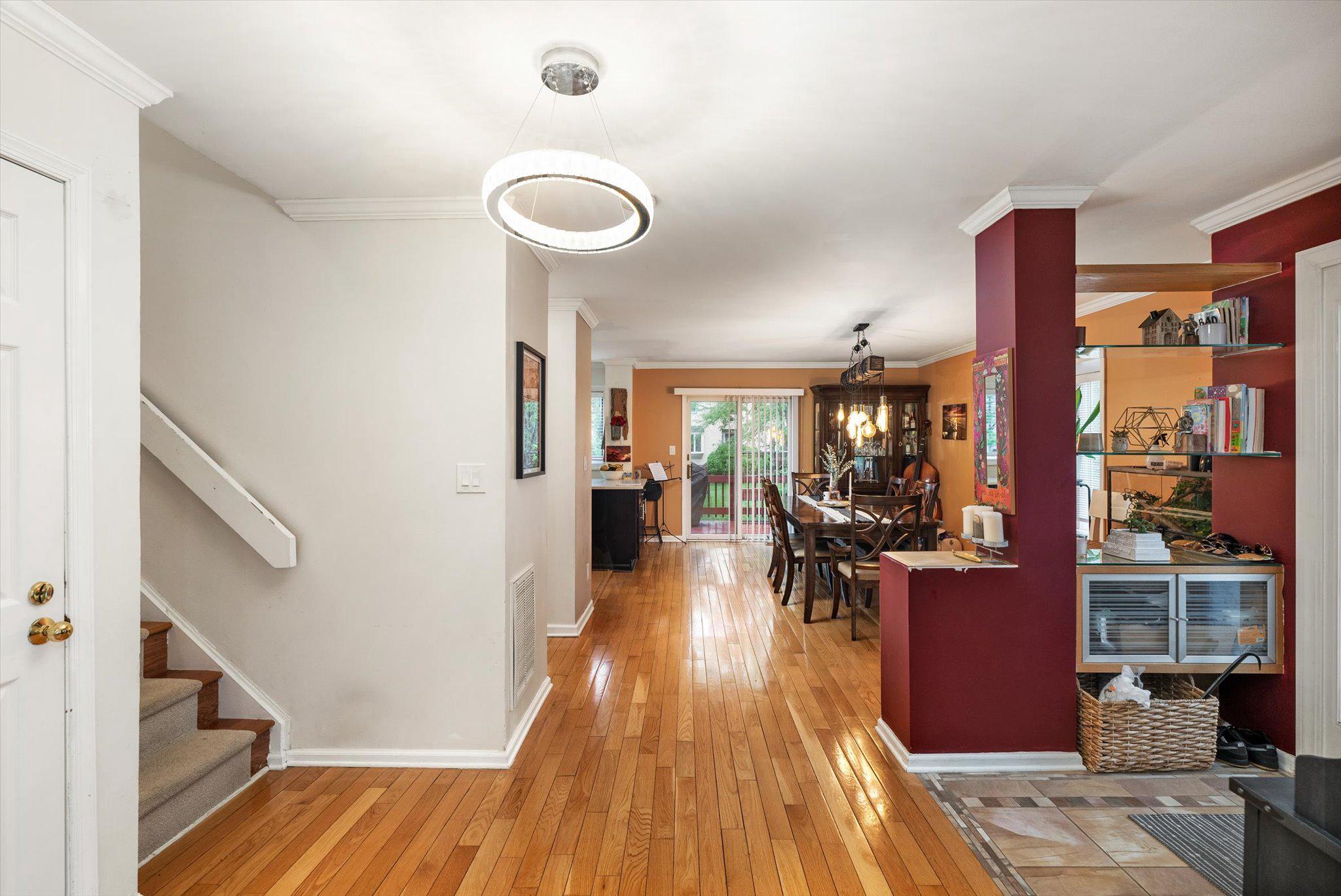 22 Exeter Court Princeton, NJ 08540 - Photo 8 of 31 Entry Hall