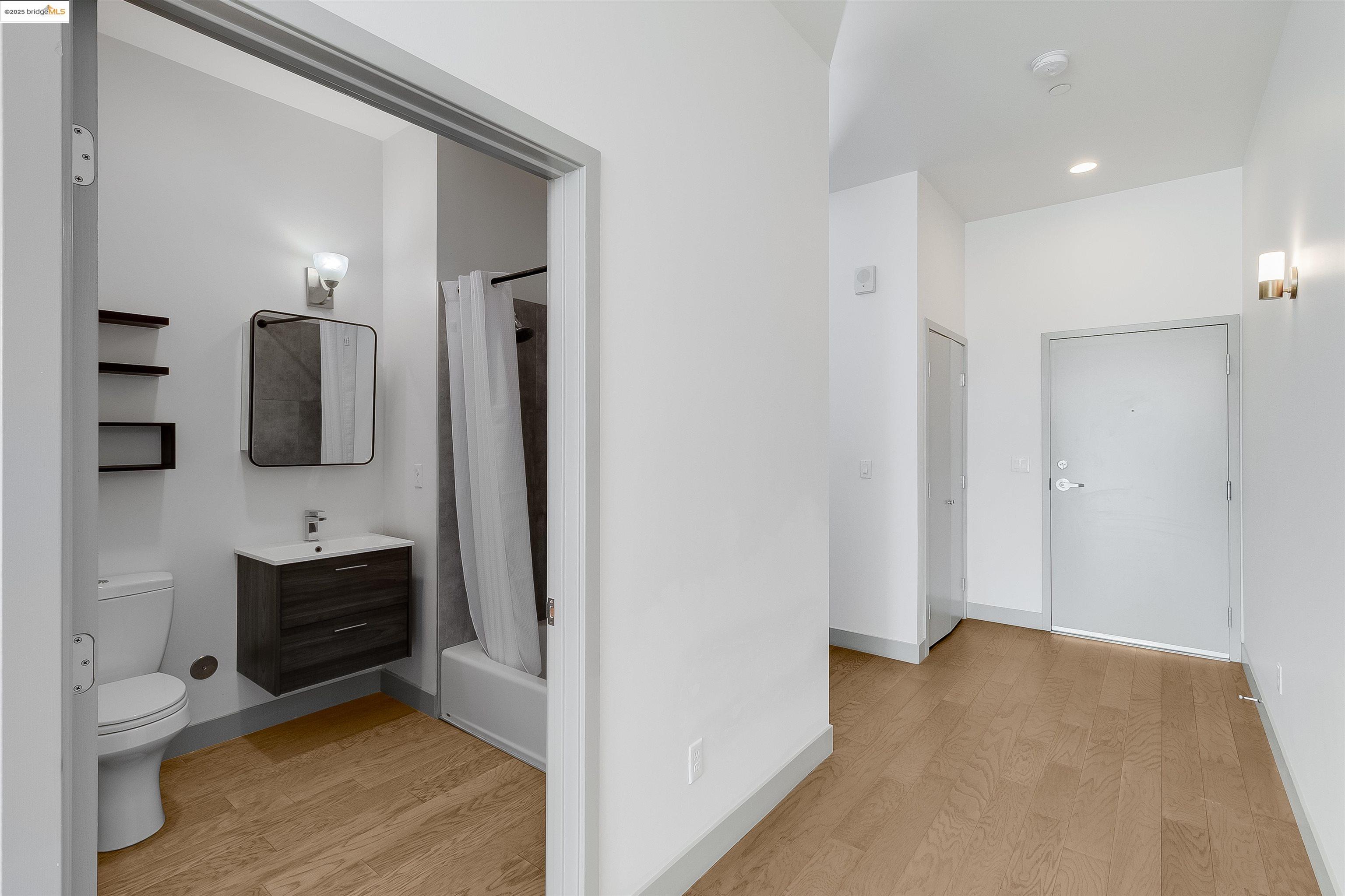 410 Webster Street, Unit 1 Oakland, CA 94607 - Photo 15 of 59