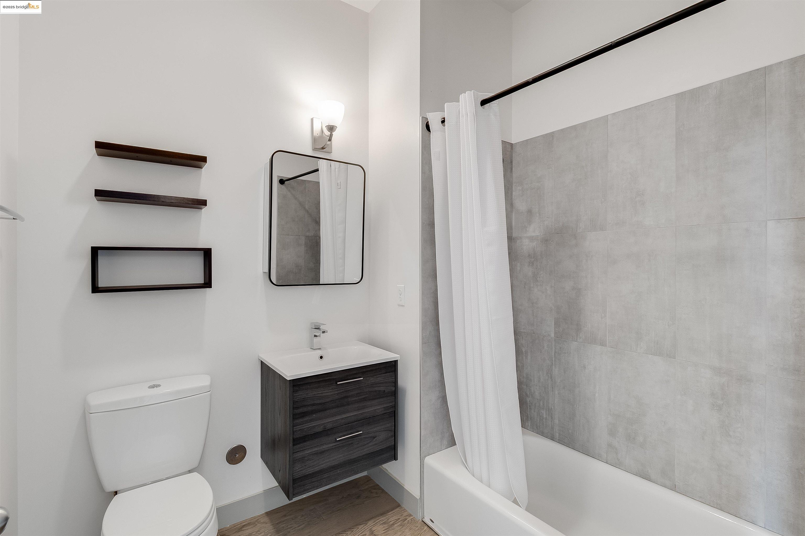 410 Webster Street, Unit 1 Oakland, CA 94607 - Photo 16 of 59