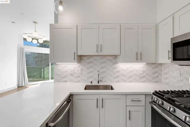 $415,000 | 410 Webster Street, Unit 1, Oakland, CA 94607