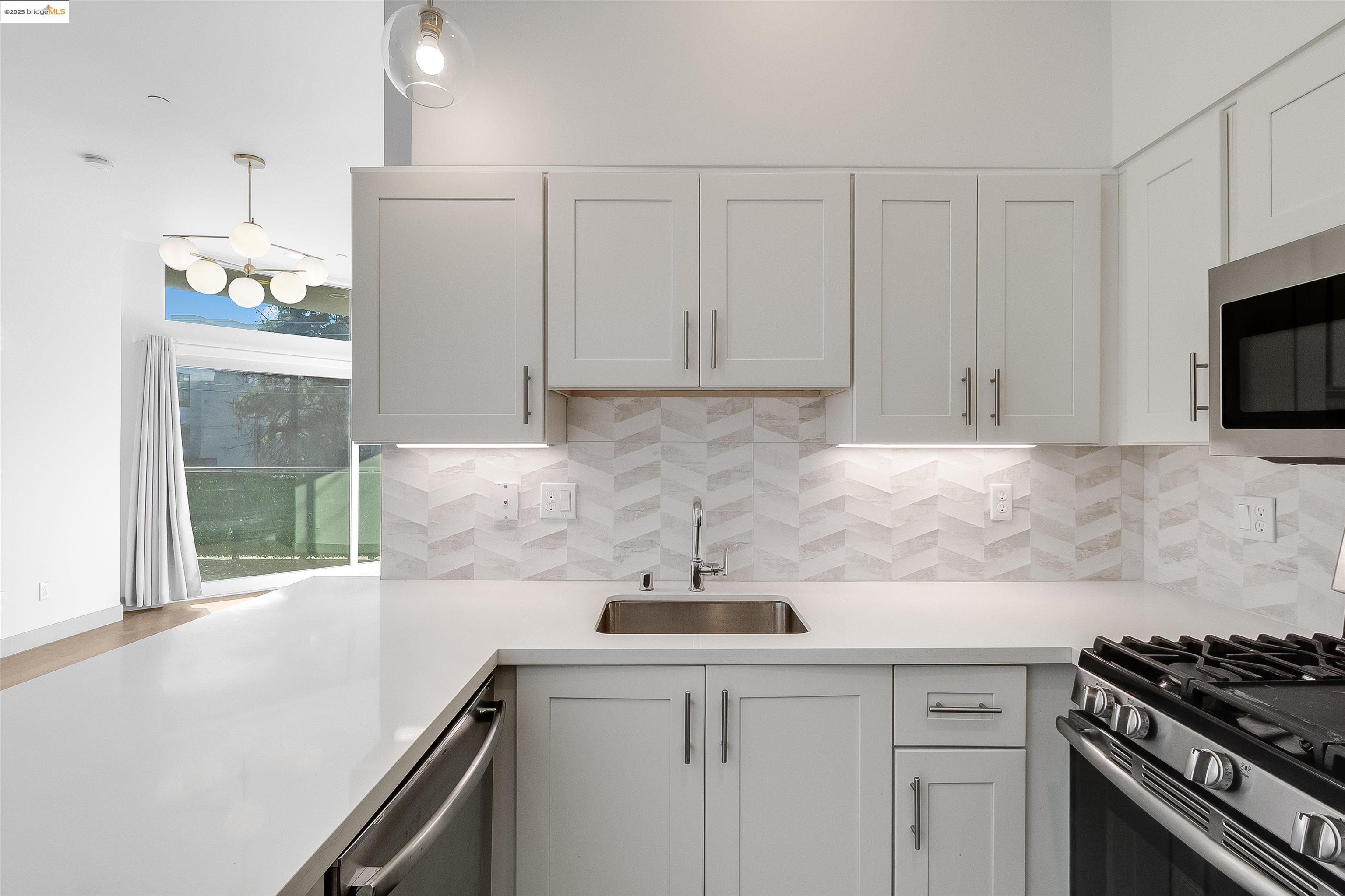 410 Webster Street, Unit 1 Oakland, CA 94607 - Photo 25 of 59