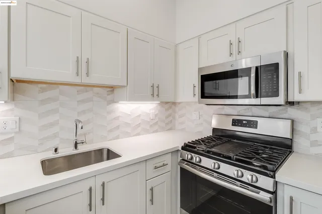 $415,000 | 410 Webster Street, Unit 1, Oakland, CA 94607