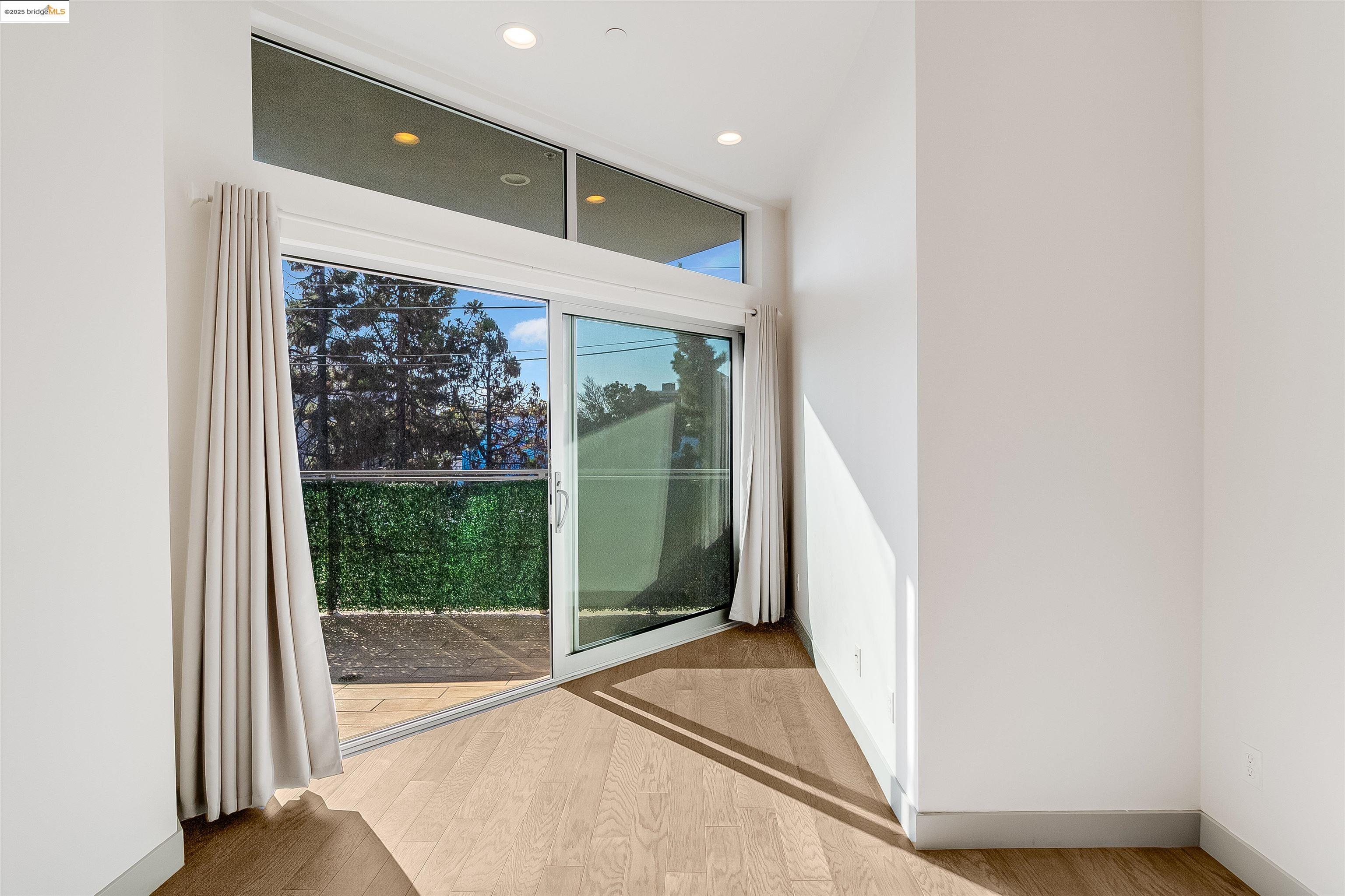 410 Webster Street, Unit 1 Oakland, CA 94607 - Photo 27 of 59