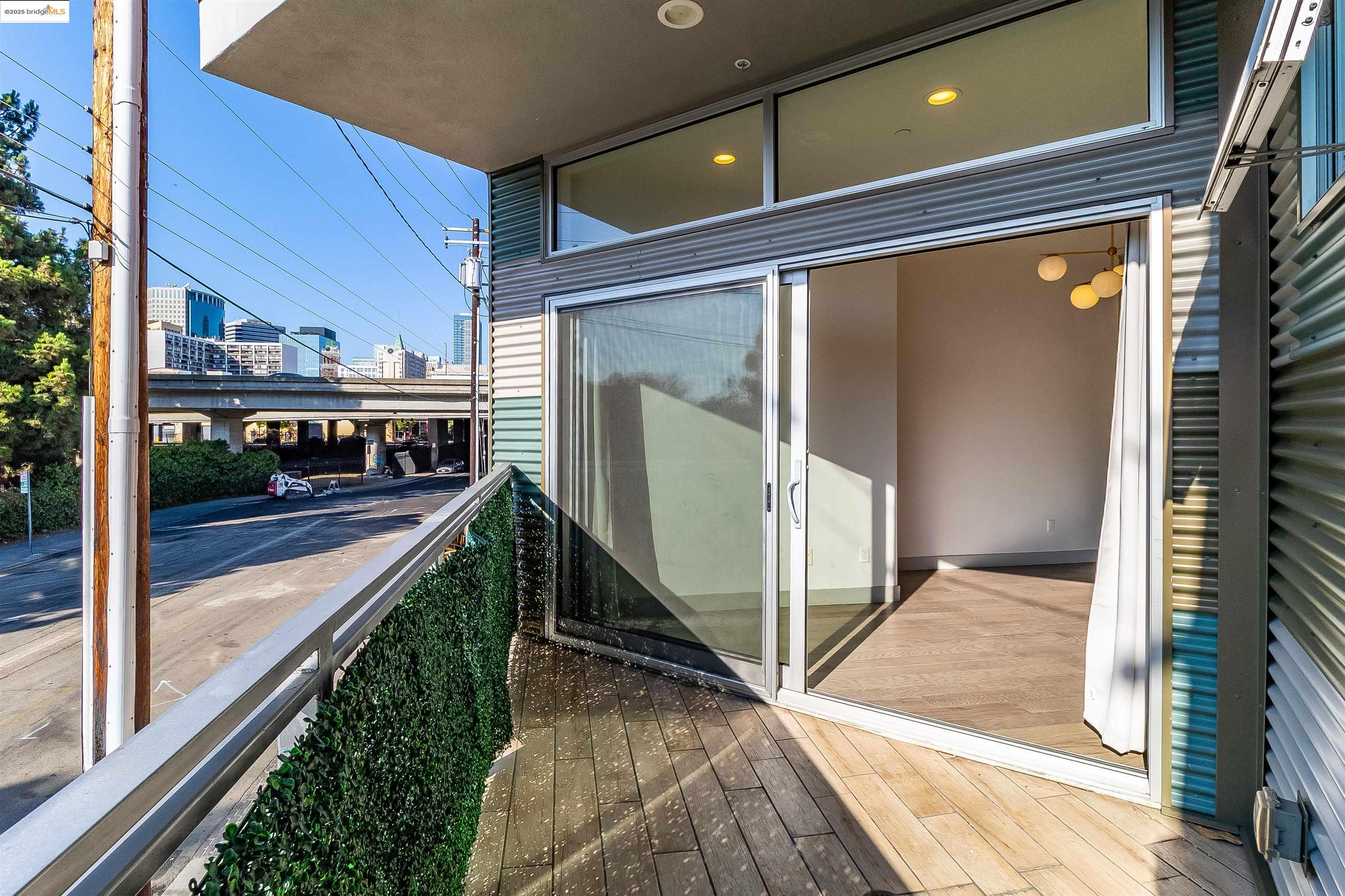 410 Webster Street, Unit 1 Oakland, CA 94607 - Photo 32 of 59