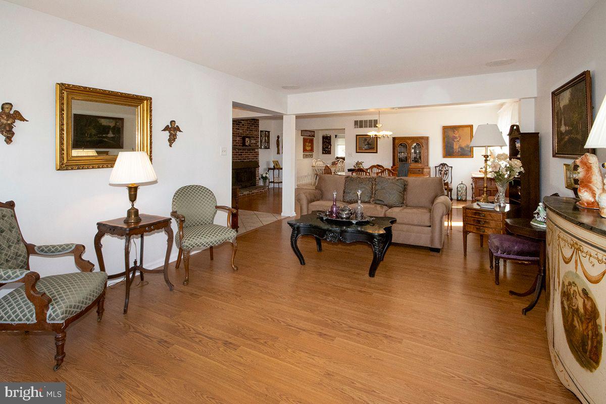 232 Erial Road Sicklerville, NJ 08081 - Photo 12 of 97 Living Room: Laminate Flooring