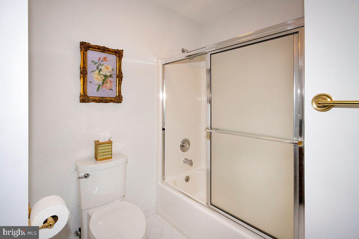 232 Erial Road Sicklerville, NJ 08081 - Photo 38 of 97 Hall Bathroom