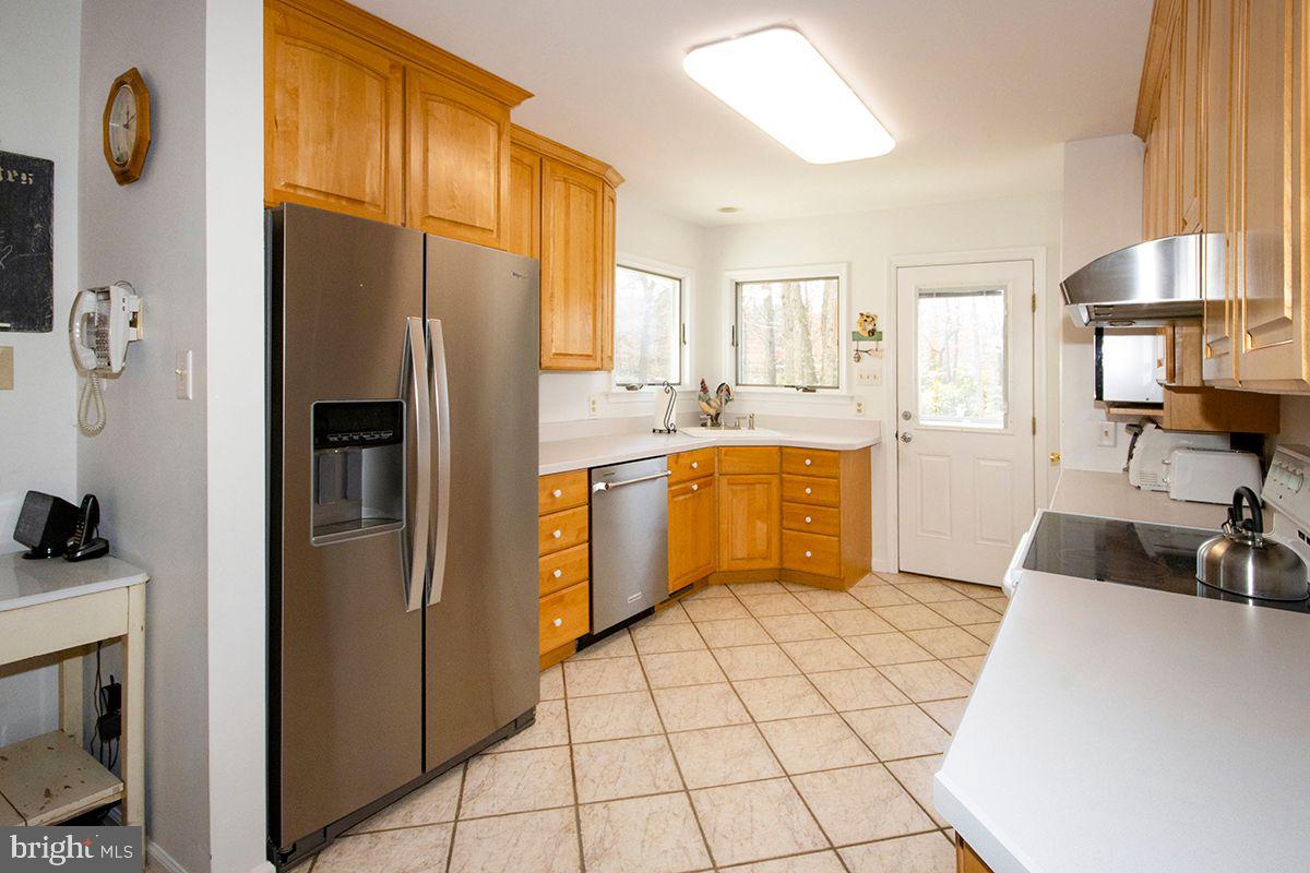 232 Erial Road Sicklerville, NJ 08081 - Photo 4 of 97 Kitchen: Stainless Steel Appliances
