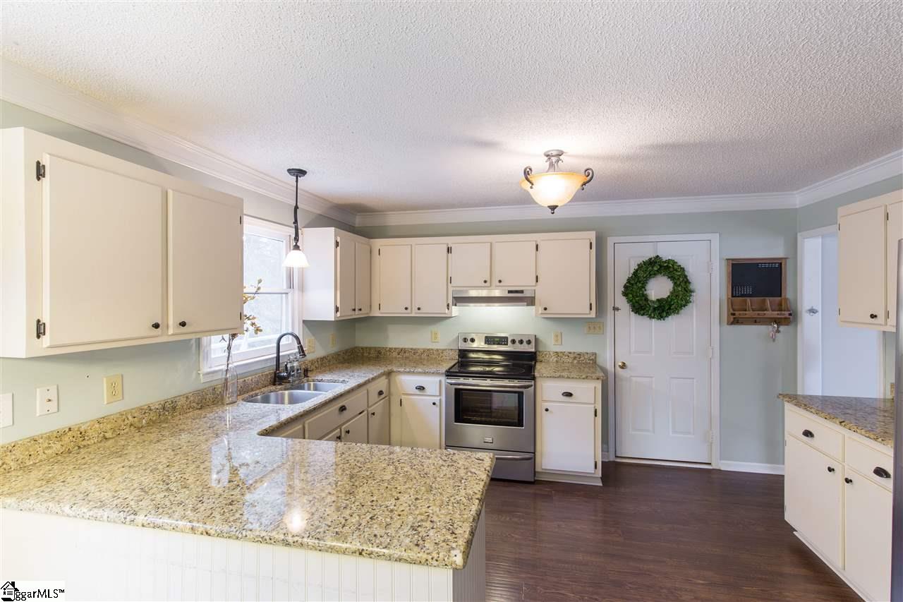 101 Cedar Ridge Lane Simpsonville, SC 29681 - Photo 3 of 24 Gallery Image 3