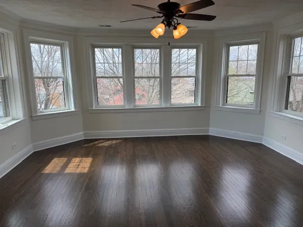 $2,400 | 6509 North Artesian Avenue, Unit 3, Chicago, IL 60645