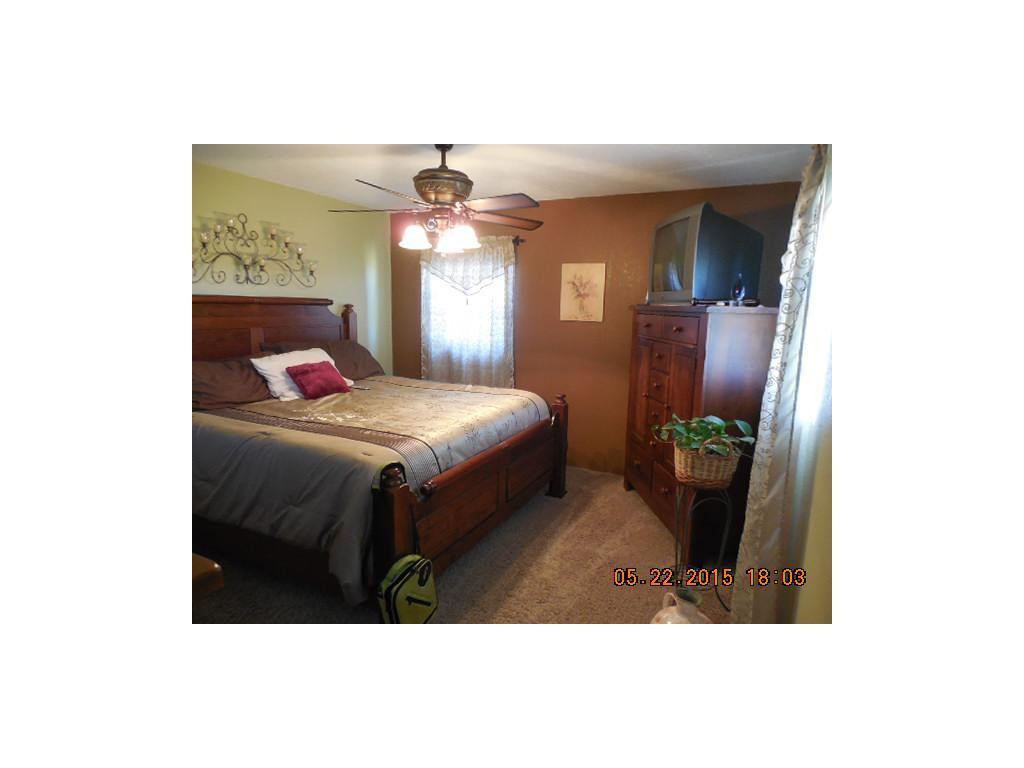 2040 Warrensburg Road Greeneville, TN 37743 - Photo 8 of 14 Master bedroom
