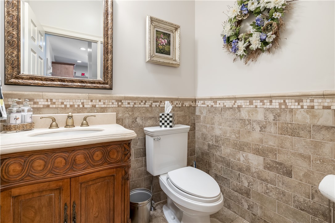 160 Fox Ridge Drive Cranston, RI 02921 - Photo 14 of 31