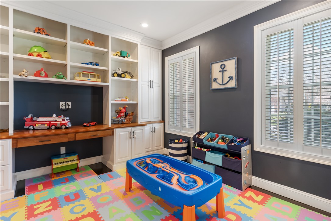 160 Fox Ridge Drive Cranston, RI 02921 - Photo 16 of 31